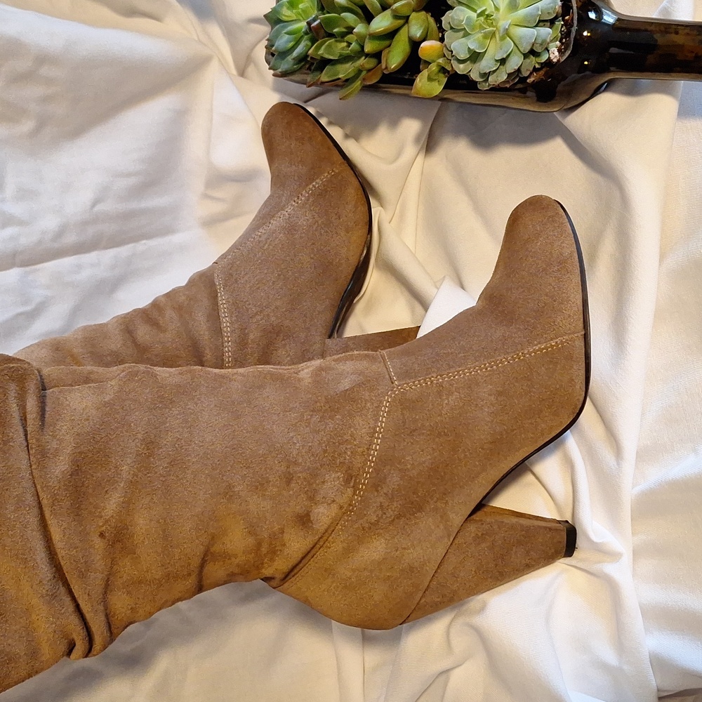 JessicaSompson suede boots